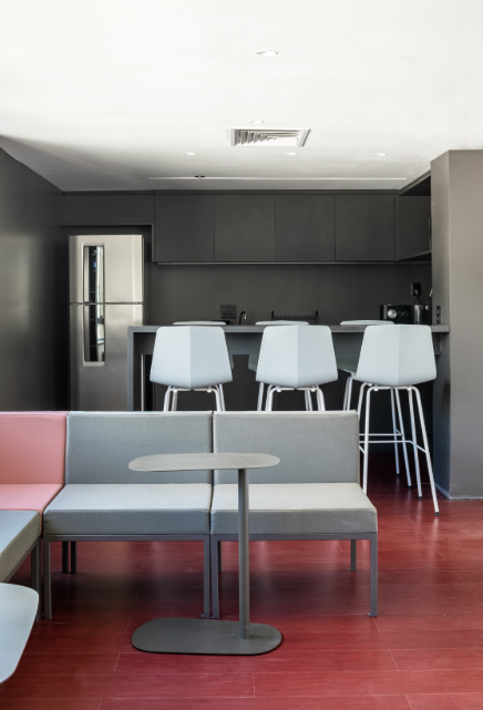 Ambienta Coleção Make It Massai Red- código. 24074548- Arquitetura. Bloco Arquitetos.png