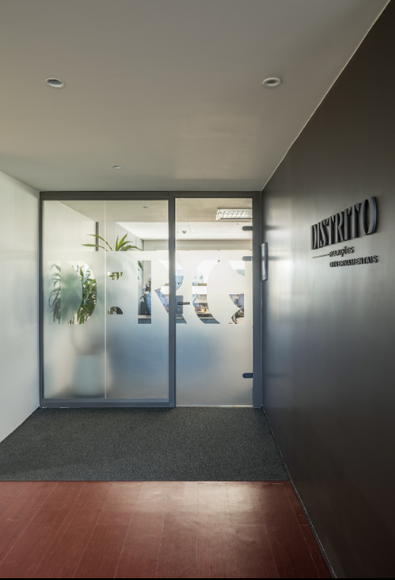 Ambienta Coleção Make It Massai Red- código. 24074548- Arquitetura. Bloco Arquitetos_02.png