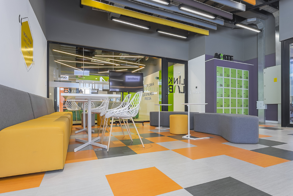 Linha Ambienta Make It Pumpkin Orange, Dark Grey, Light Grey-Cor. 24072410, 24072546 e 24072547 Projeto. ACATE_02.png